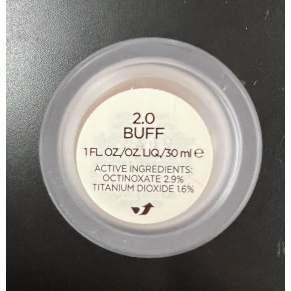 Tom Ford TRACELESS PERFECTING FOUNDATION in 2.0 Buff - Picture 2 of 3